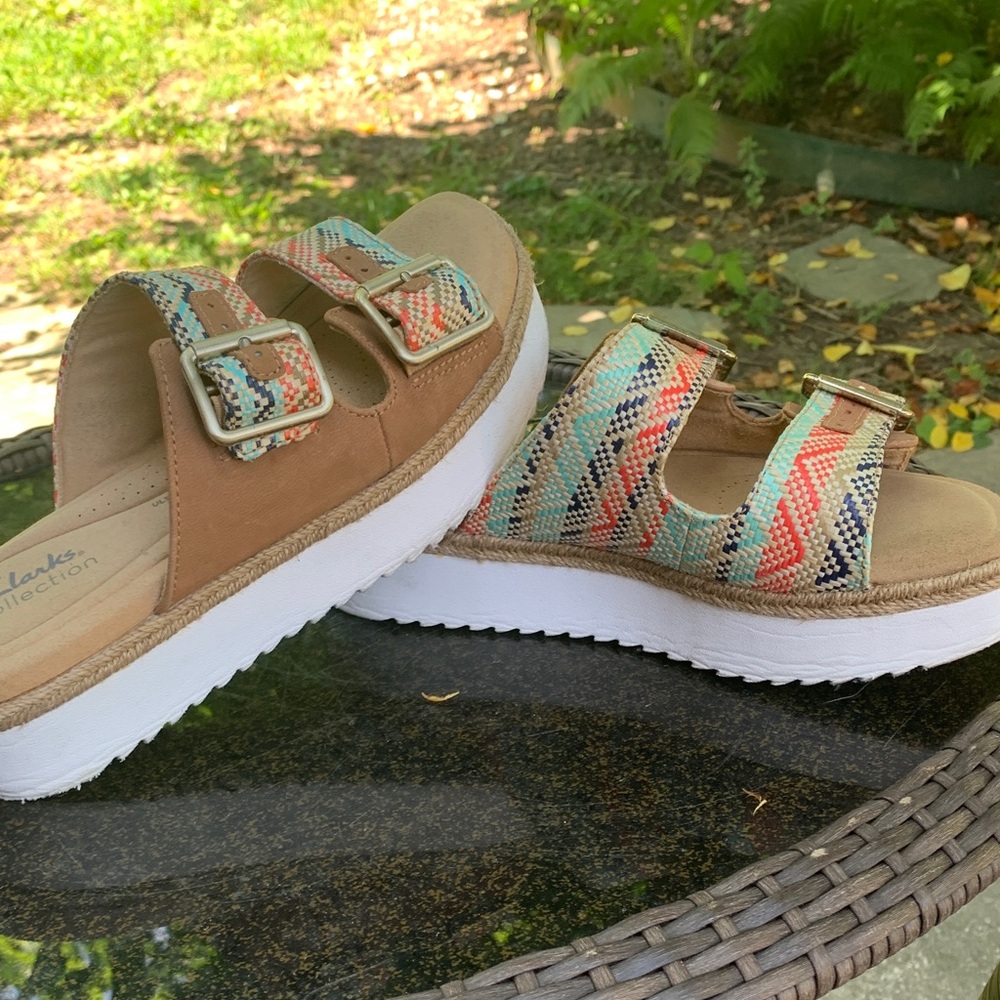 Clarks Women's Tan and Multicolor Slide Sandals